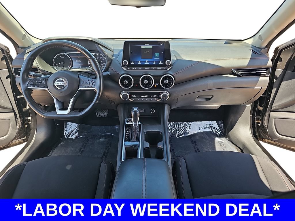 Used 2023 Nissan Sentra SR w/ Midnight Edition Package FWD image 9