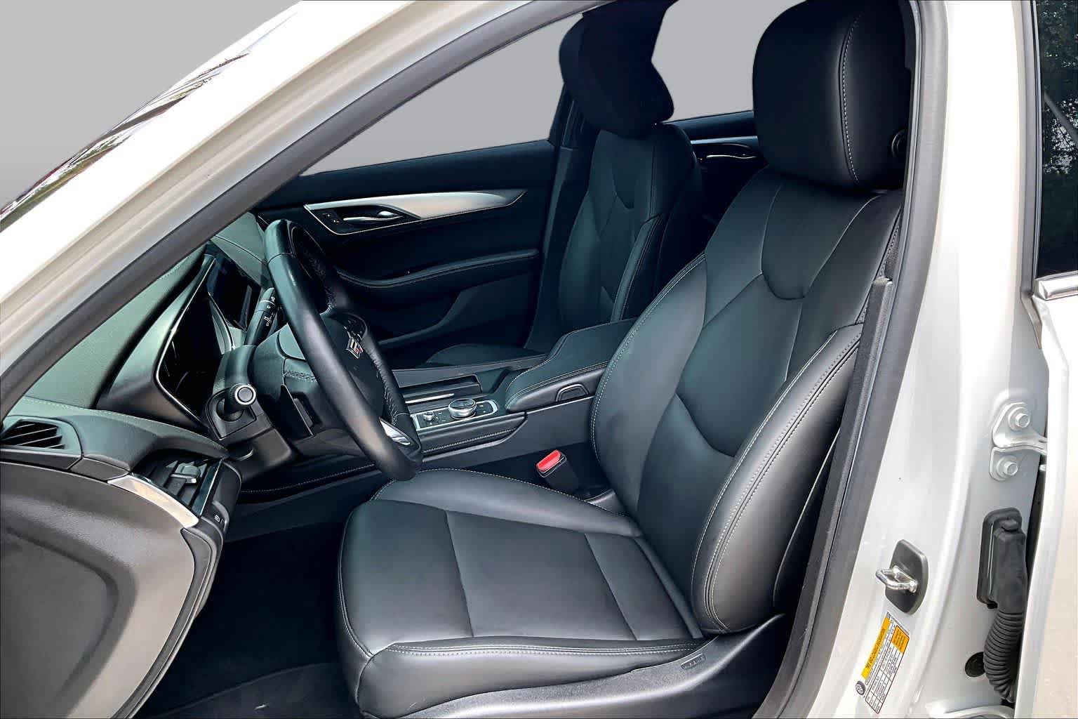 Used 2023 Cadillac CT5 Luxury w/ Cold Weather Package RWD image 8