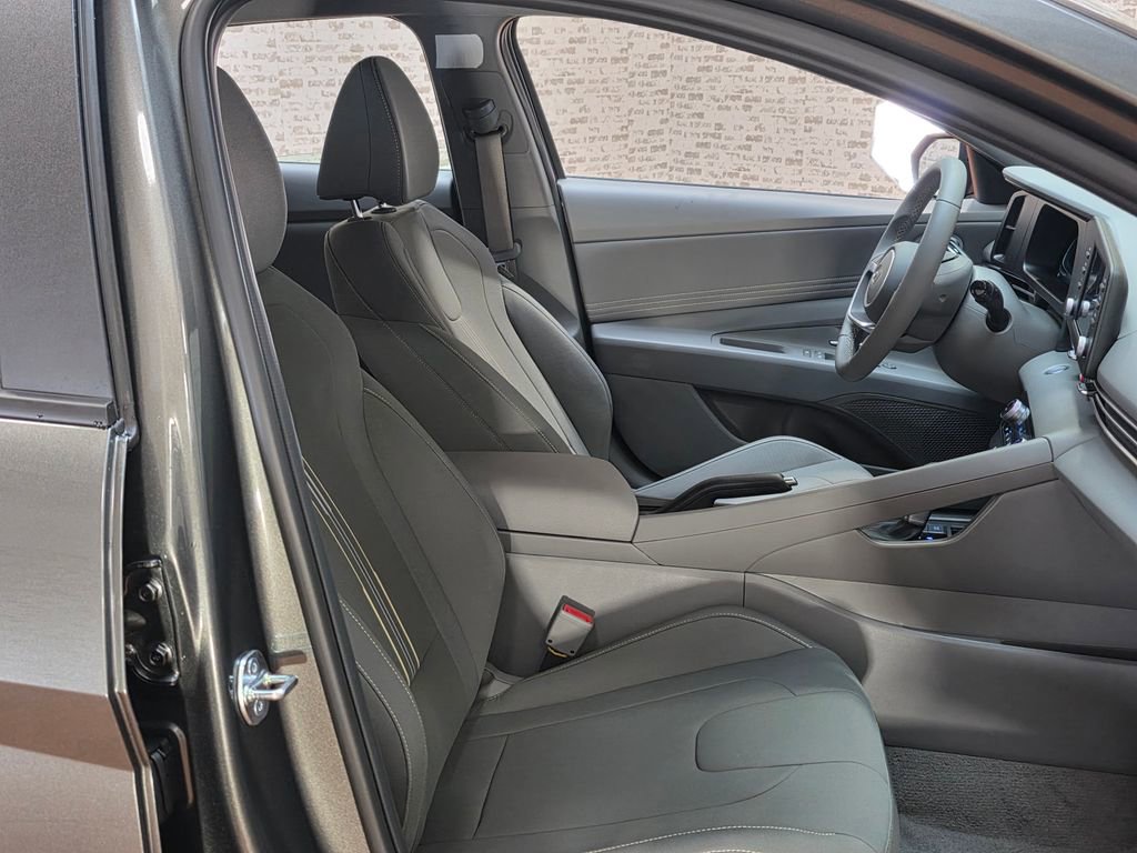 New 2026 Hyundai Elantra Sport FWD image 10