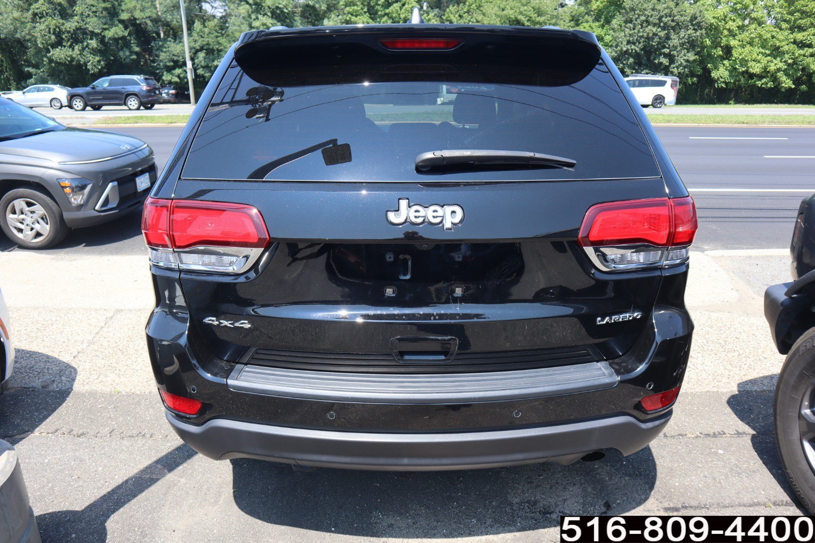 Used 2021 Jeep Grand Cherokee Laredo AWD/4WD image 5