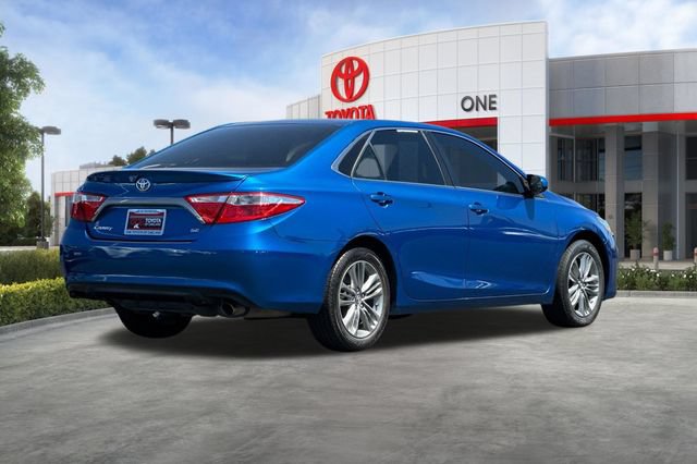 Used 2017 Toyota Camry SE FWD image 4