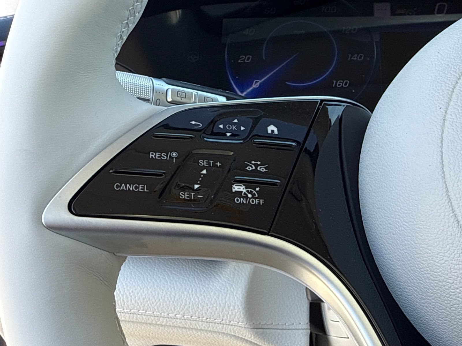 New 2026 Mercedes-Benz EQS 550 4MATIC SUV image 22