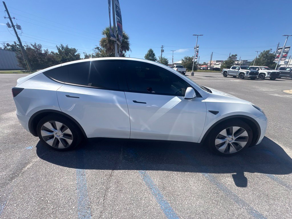 Used 2021 Tesla Model Y Long Range AWD/4WD image 18