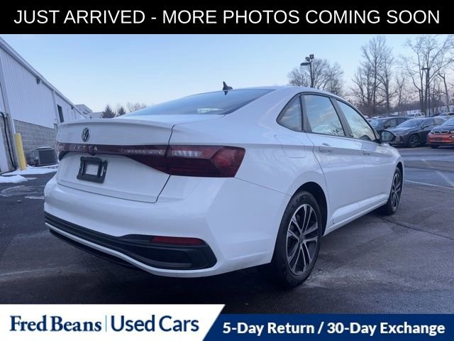 Used 2025 Volkswagen Jetta Sport image 8
