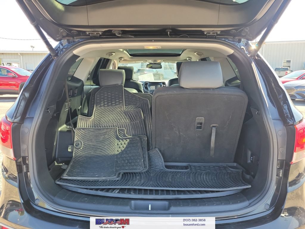 Used 2017 Hyundai Santa Fe Limited AWD/4WD image 6