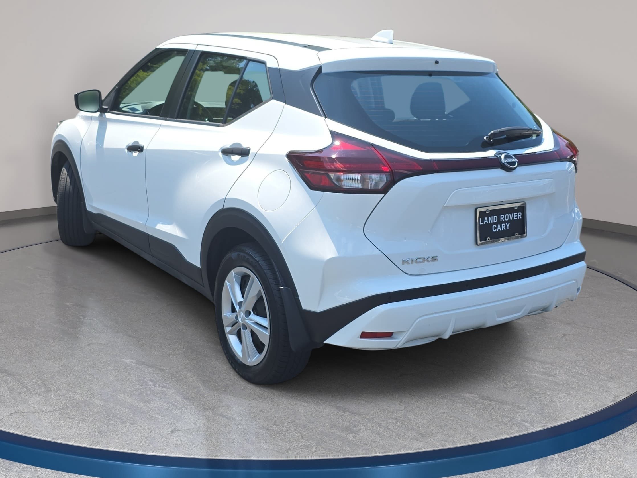 Used 2025 Nissan Kicks Play S FWD image 7