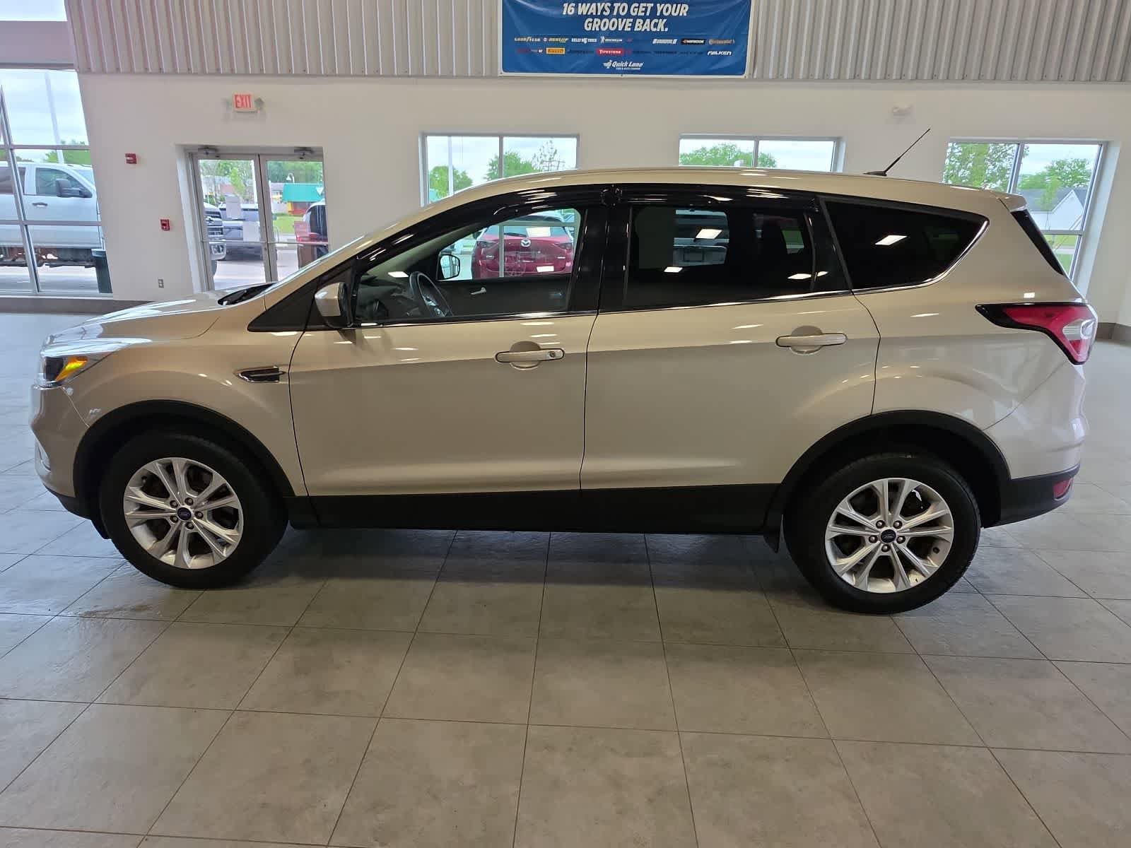 Used 2017 Ford Escape SE AWD/4WD image 12