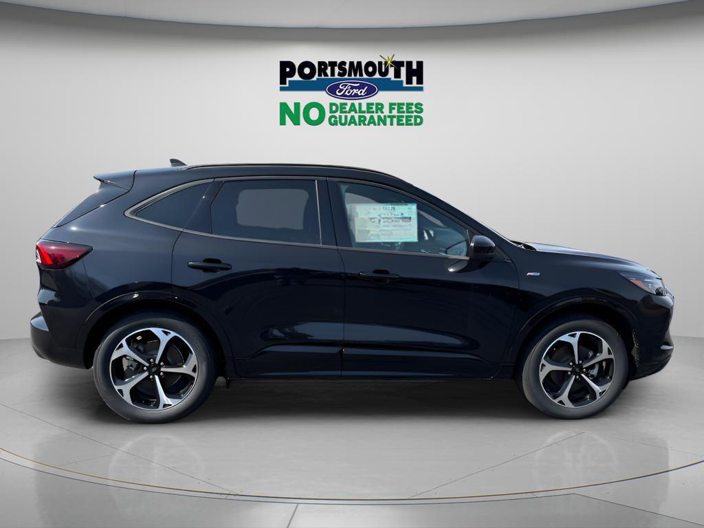 New 2025 Ford Escape ST-Line Elite w/ Class II Trailer Tow Package AWD/4WD image 6