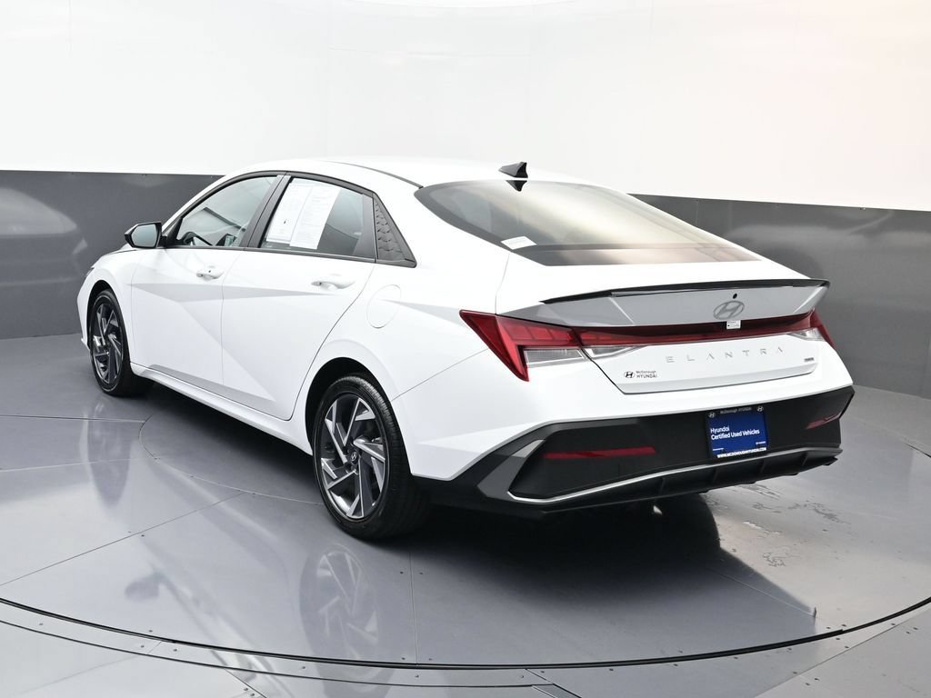 Certified 2025 Hyundai Elantra SEL FWD image 6