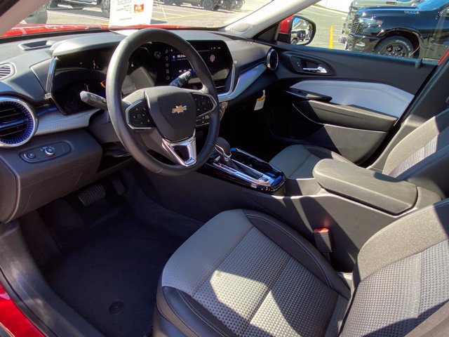Used 2026 Chevrolet Trax LT w/ Driver Confidence Package FWD image 15