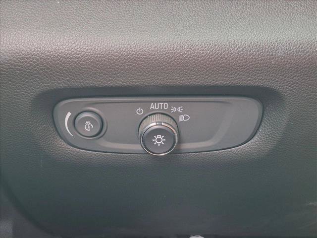 Used 2023 Chevrolet Traverse LT FWD image 12