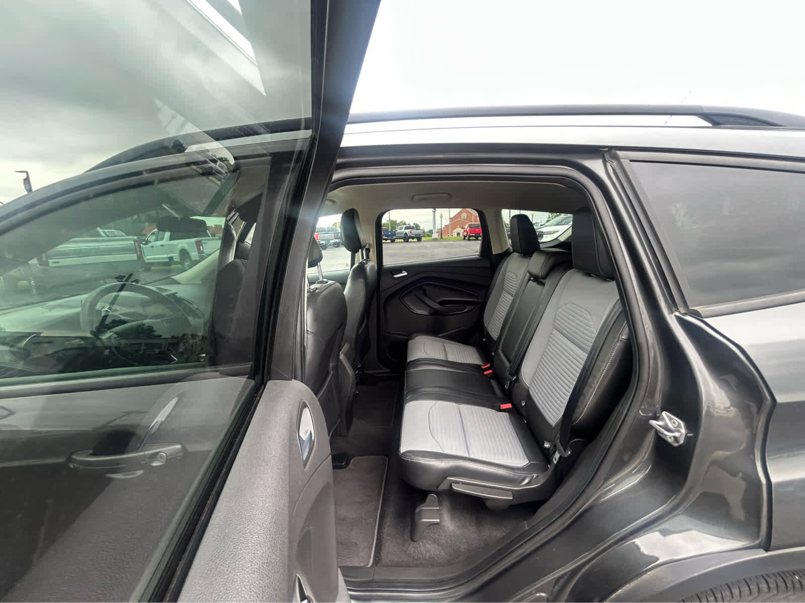 Used 2019 Ford Escape SE FWD image 9