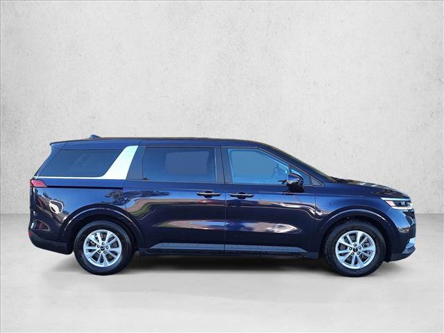 Used 2024 Kia Carnival LX FWD image 4