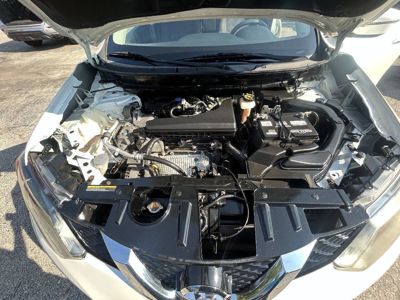 Used 2016 Nissan Rogue SV AWD/4WD image 15