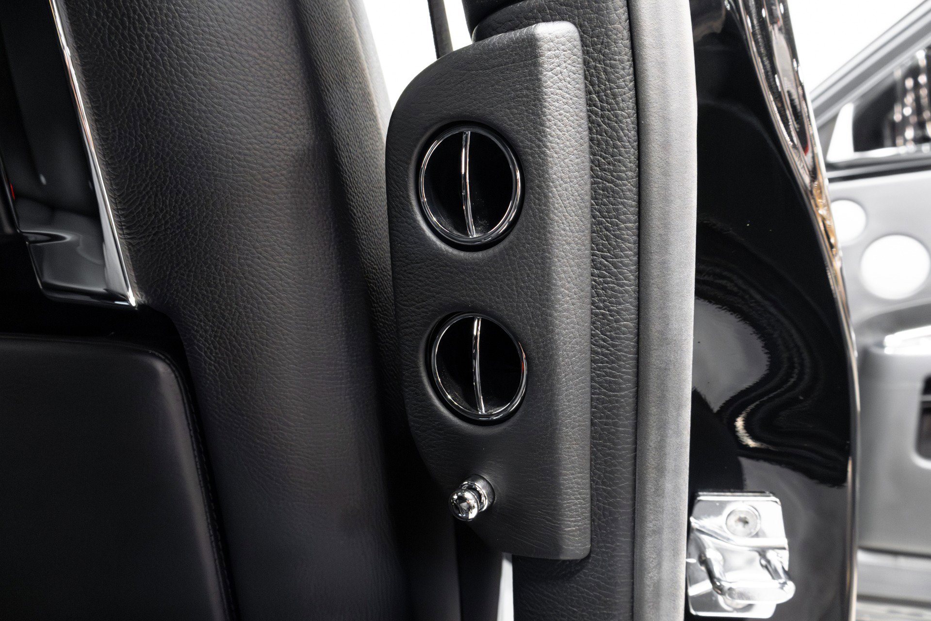 Used 2011 Rolls-Royce Ghost image 67