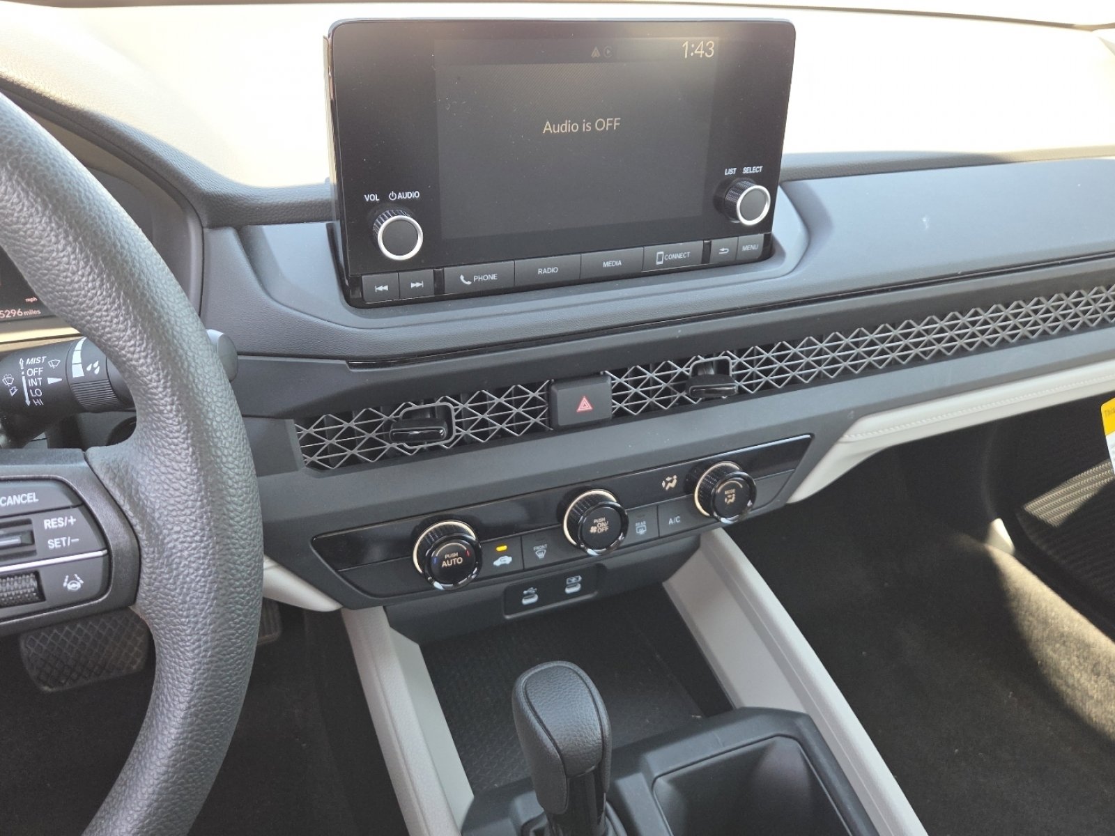 Used 2025 Honda Accord LX image 25