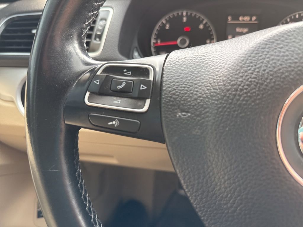 Used 2013 Volkswagen Passat TDI SE image 21