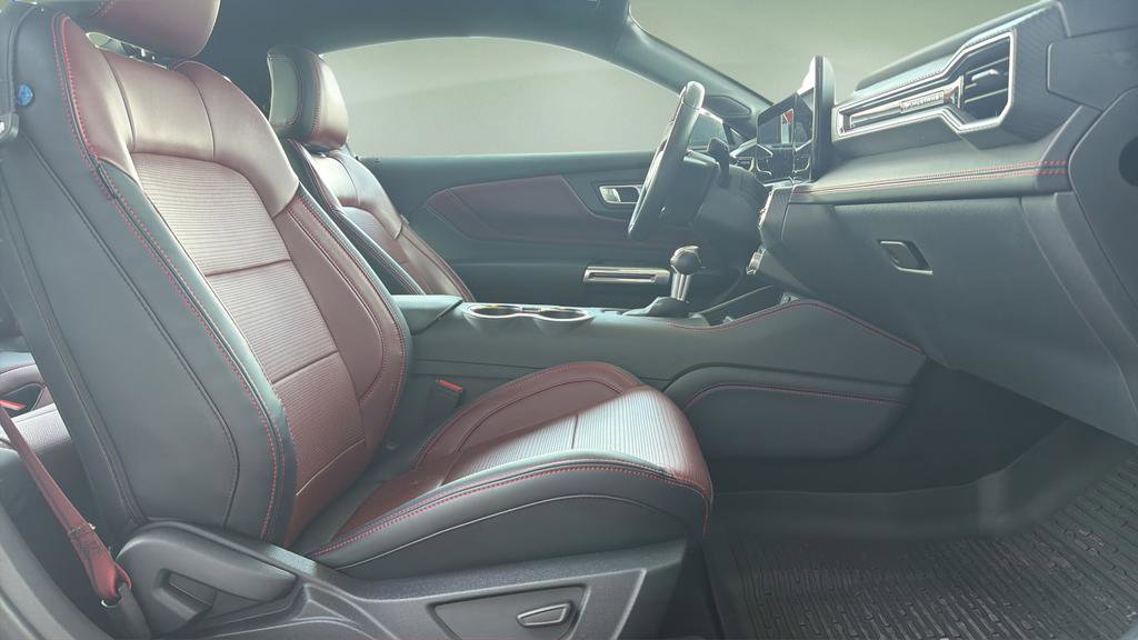 Used 2024 Ford Mustang Premium image 11