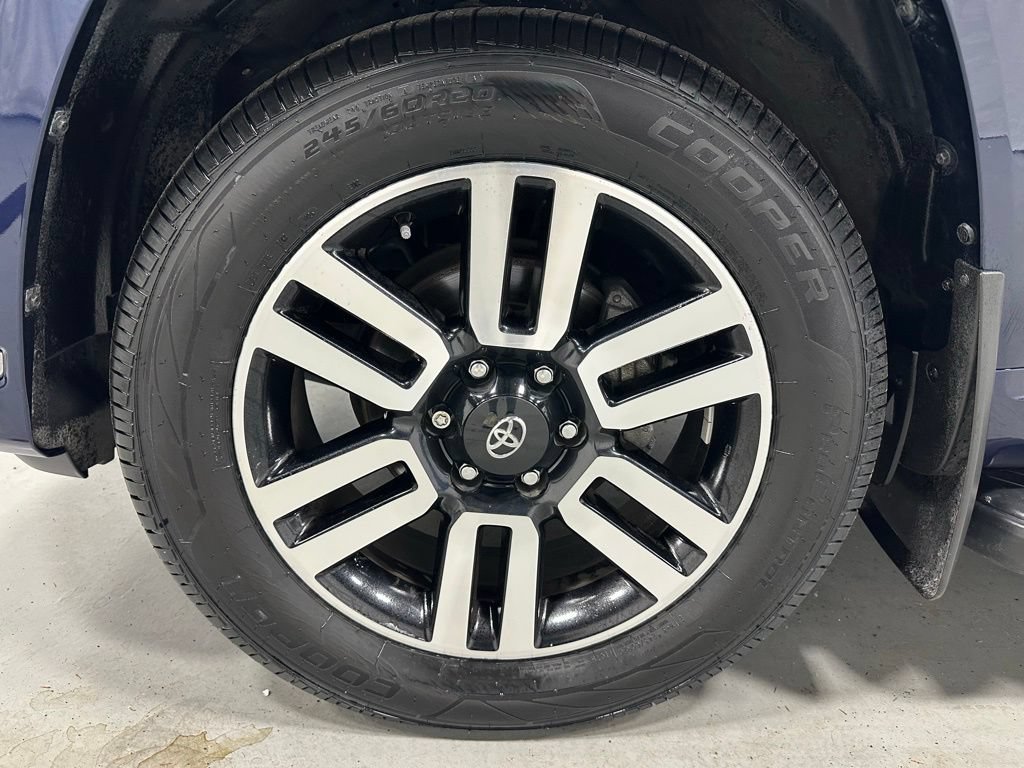 Used 2022 Toyota 4Runner Limited AWD/4WD image 59