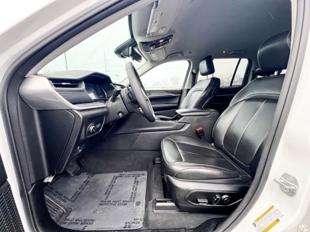 Used 2023 Jeep Grand Cherokee Limited w/ Luxury Tech Group II image 12