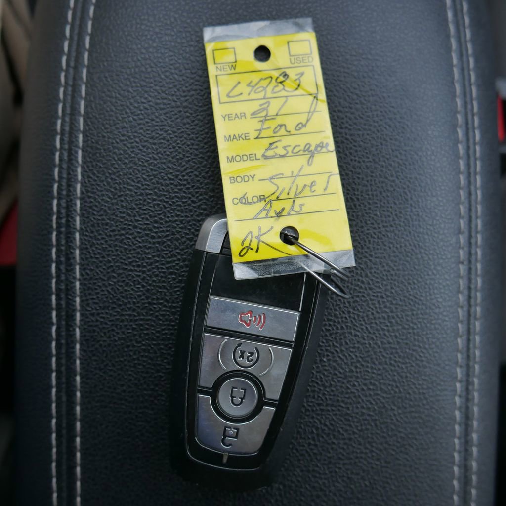 Used 2021 Ford Escape SE w/ Cold Weather Package AWD/4WD image 34