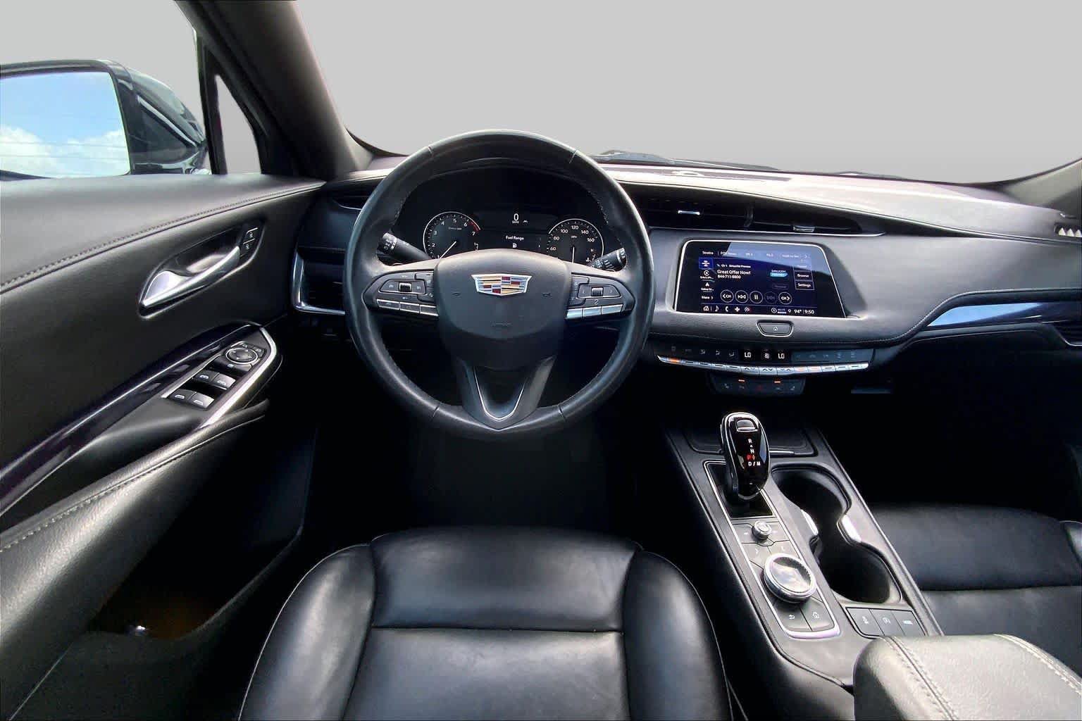 Used 2023 Cadillac XT4 Luxury w/ Cold Weather Package FWD image 10