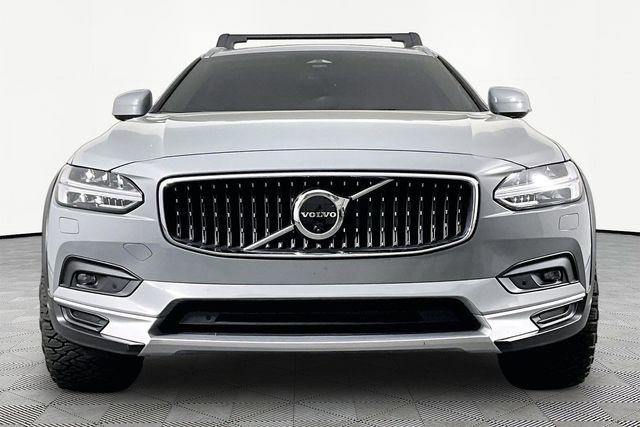 Used 2025 Volvo V90 B6 Cross Country Plus w/ Protection Package Premier AWD/4WD image 2