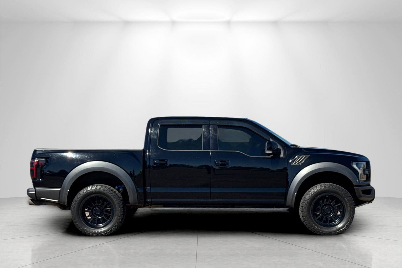 Used 2017 Ford F150 Raptor w/ Equipment Group 802A Luxury image 2