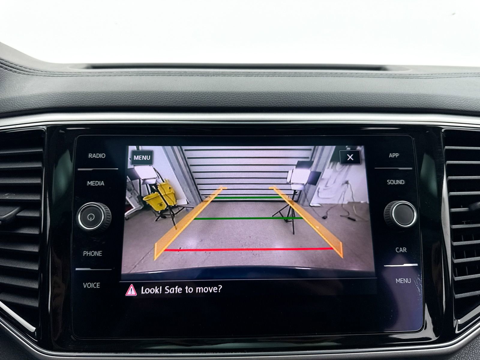 Used 2018 Volkswagen Atlas SEL FWD image 22