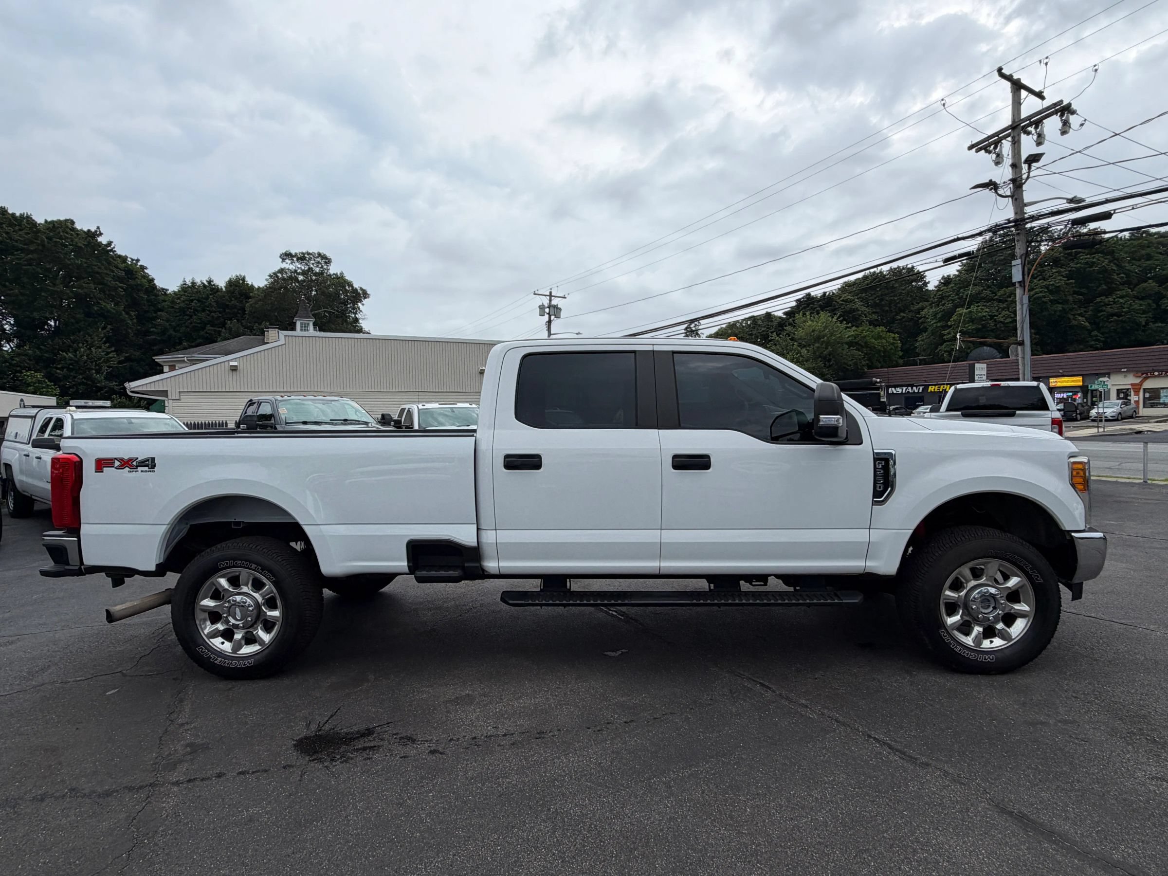 Used 2017 Ford F250 XL w/ Power Equipment Group AWD/4WD image 9