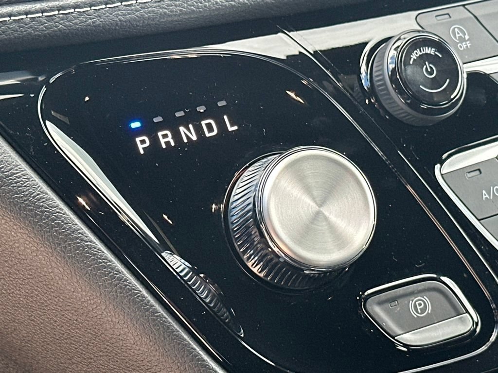 New 2027 Chrysler Pacifica Select AWD/4WD image 25