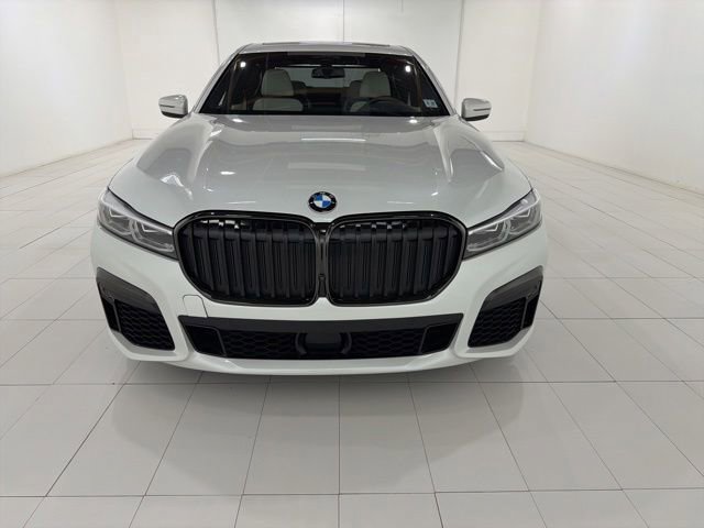 Certified 2022 BMW 750i xDrive w/ Luxury Rear Seating Package AWD/4WD image 8