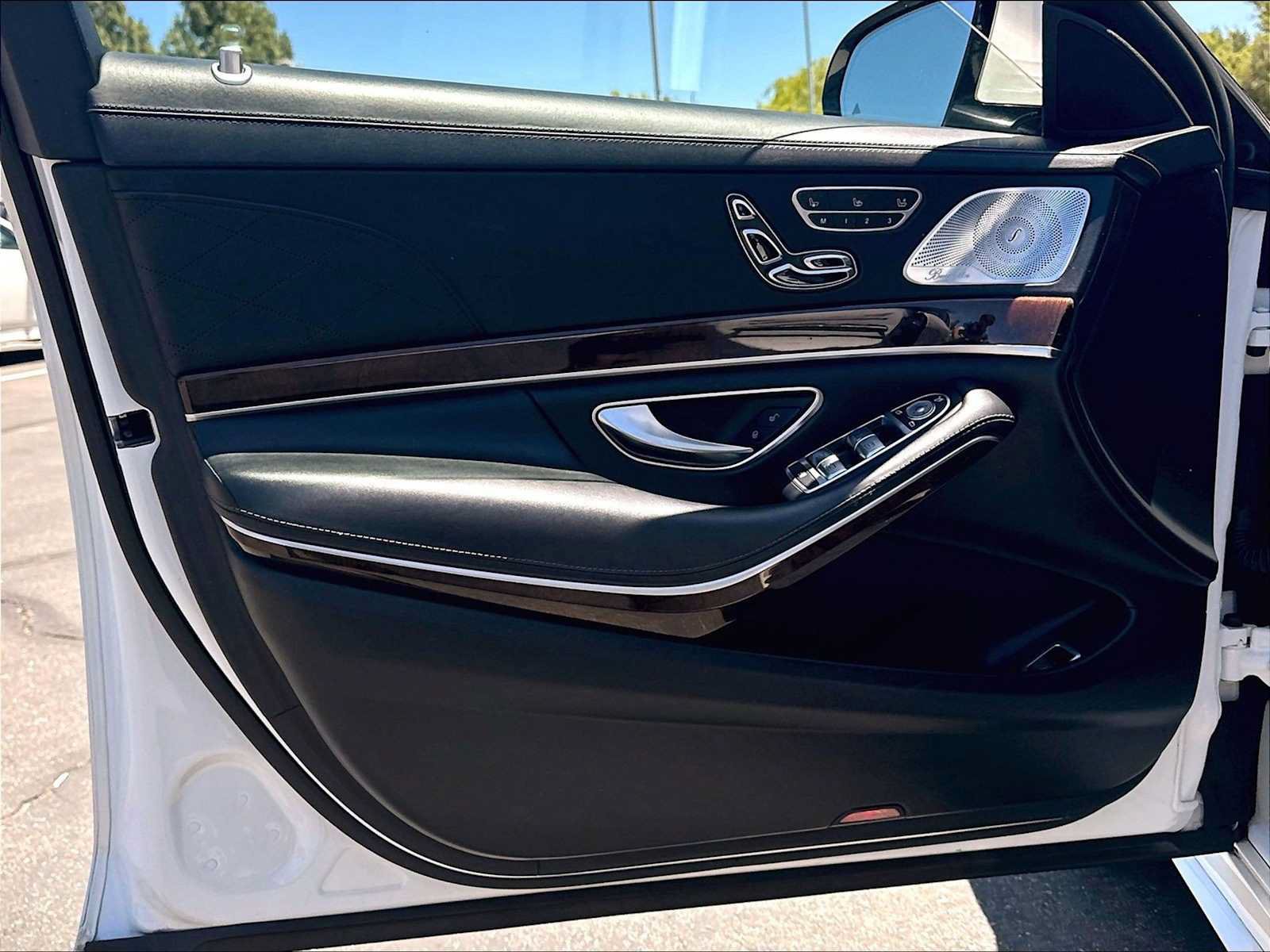 Used 2018 Mercedes-Benz S 560 Sedan image 25