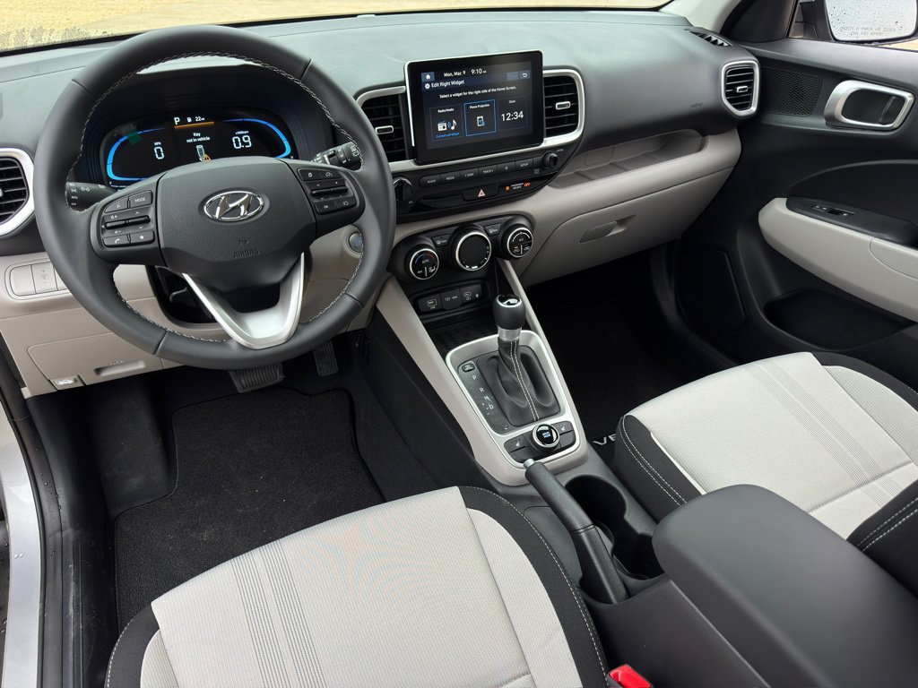 New 2026 Hyundai Venue SEL FWD image 2