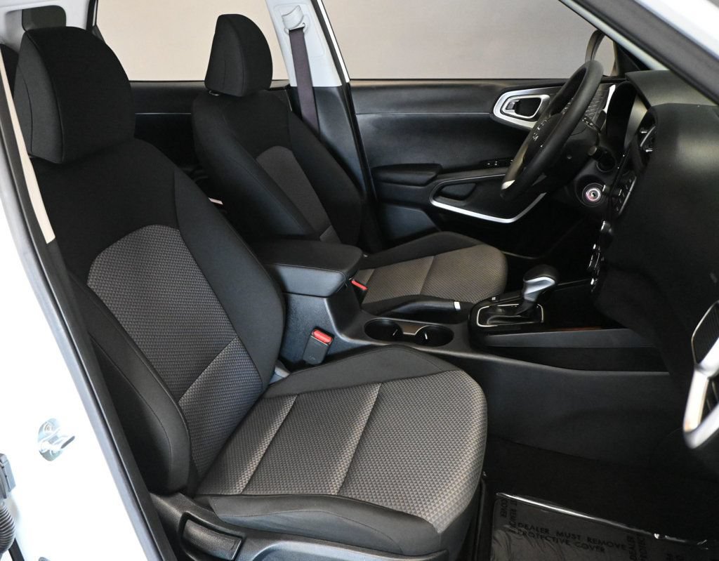 Used 2024 Kia Soul LX FWD image 18