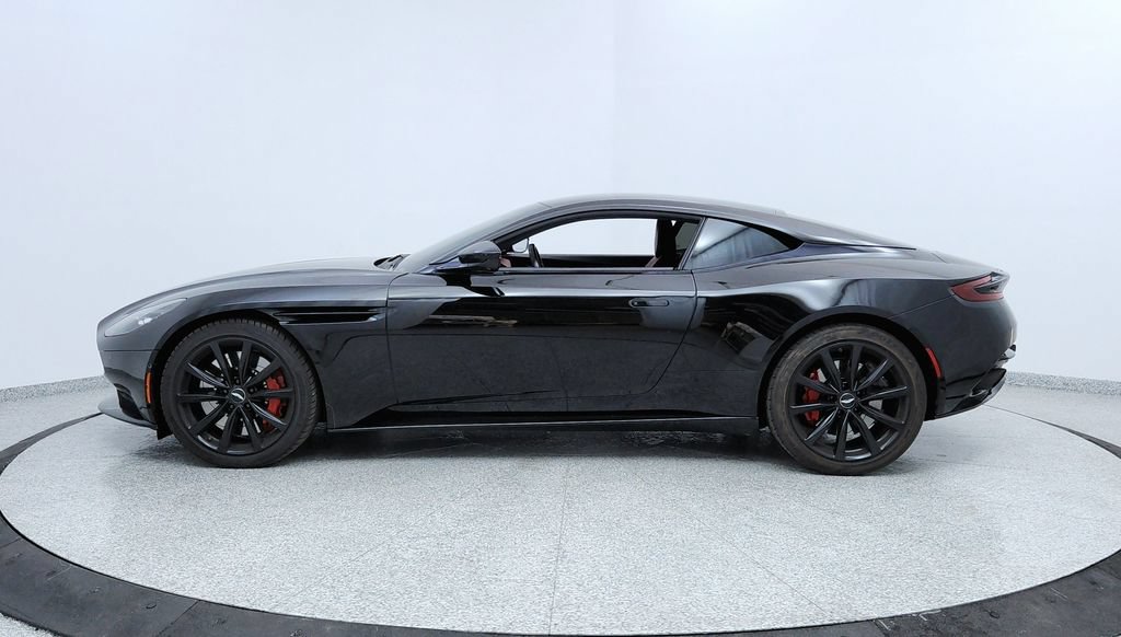Used 2018 Aston Martin DB11 Coupe RWD image 2