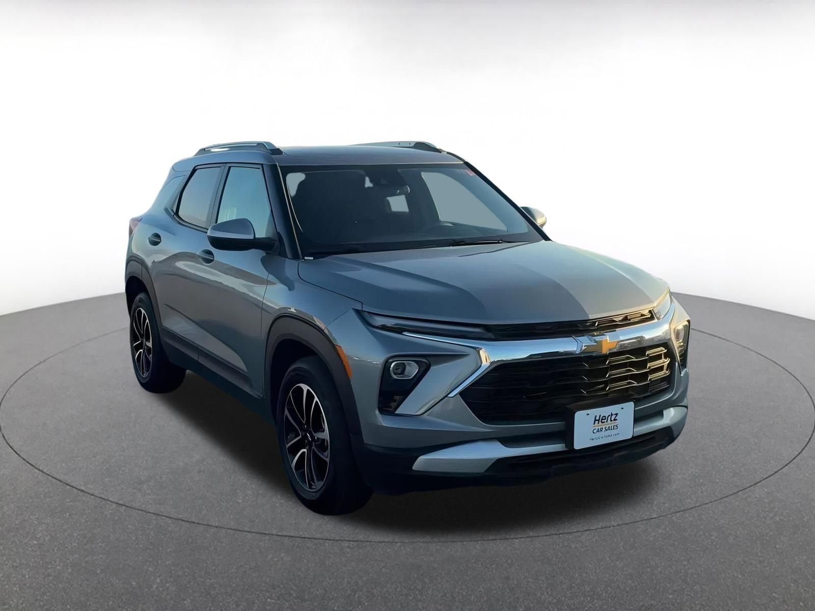 Used 2025 Chevrolet TrailBlazer LT image 3