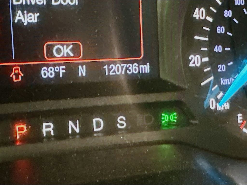 Used 2017 Ford Edge SE AWD/4WD image 12