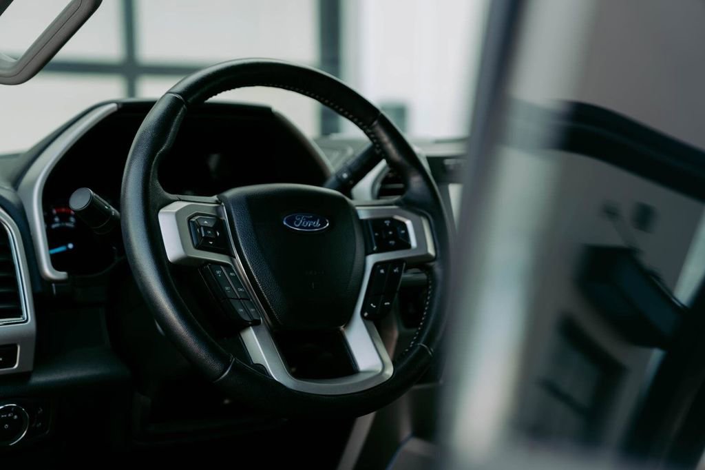 Used 2020 Ford F250 Lariat image 15