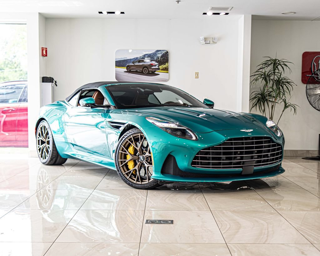 Used 2025 Aston Martin DB12 Convertible RWD image 5