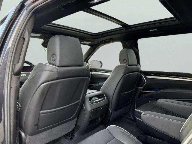 Used 2025 Cadillac Escalade ESV Sport w/ Touring Package AWD/4WD image 39