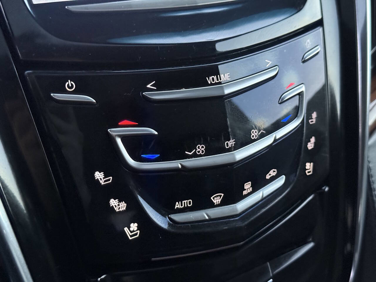 Used 2015 Cadillac Escalade Luxury image 35