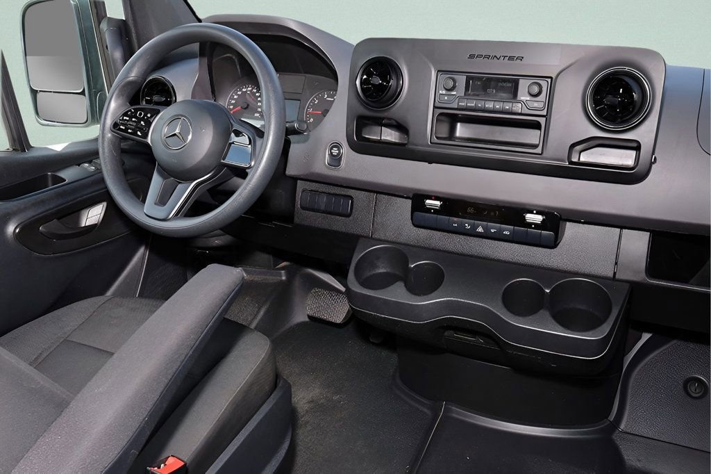 Used 2023 Mercedes-Benz Sprinter 2500 image 17