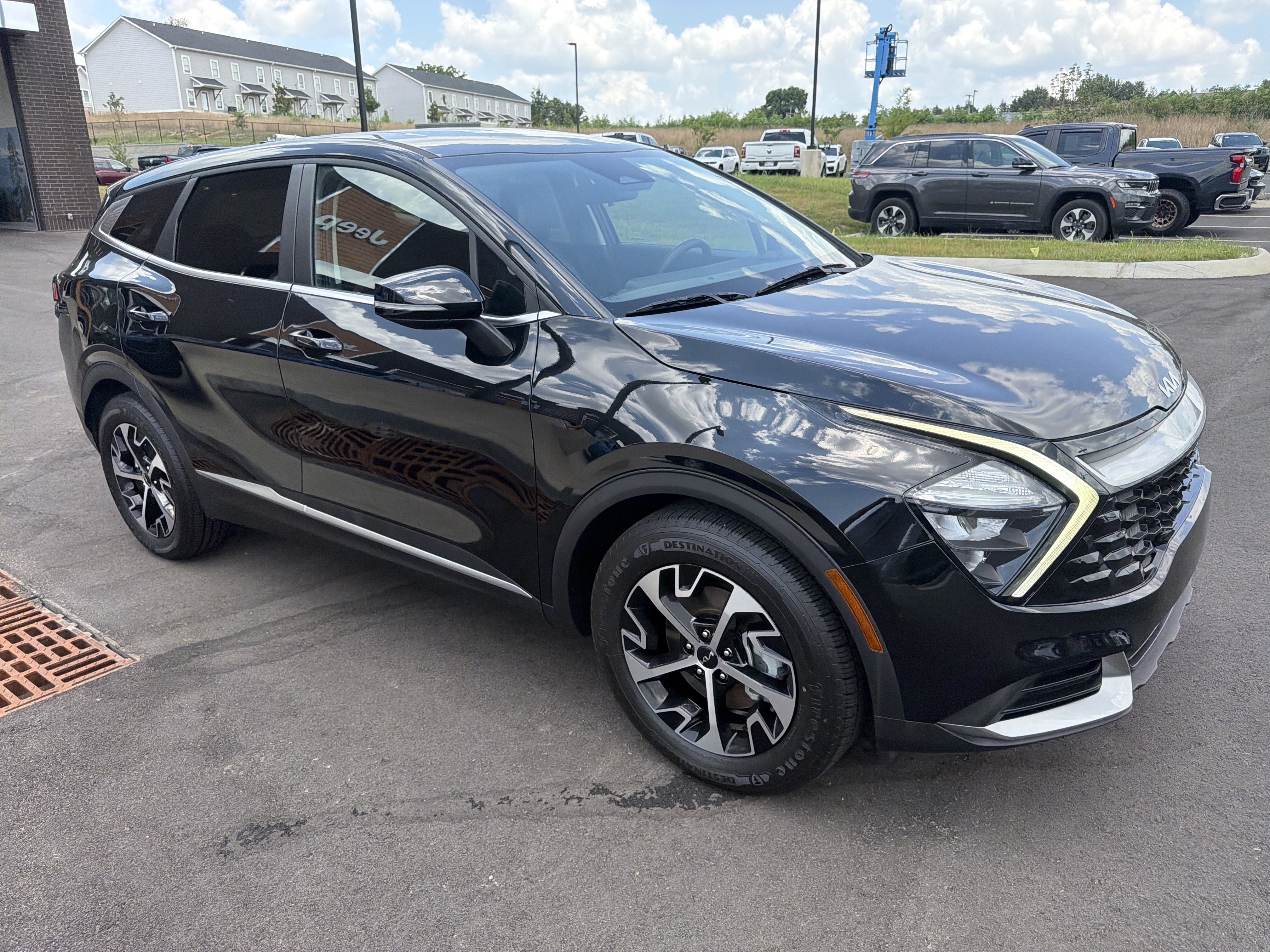 Used 2023 Kia Sportage EX FWD image 9