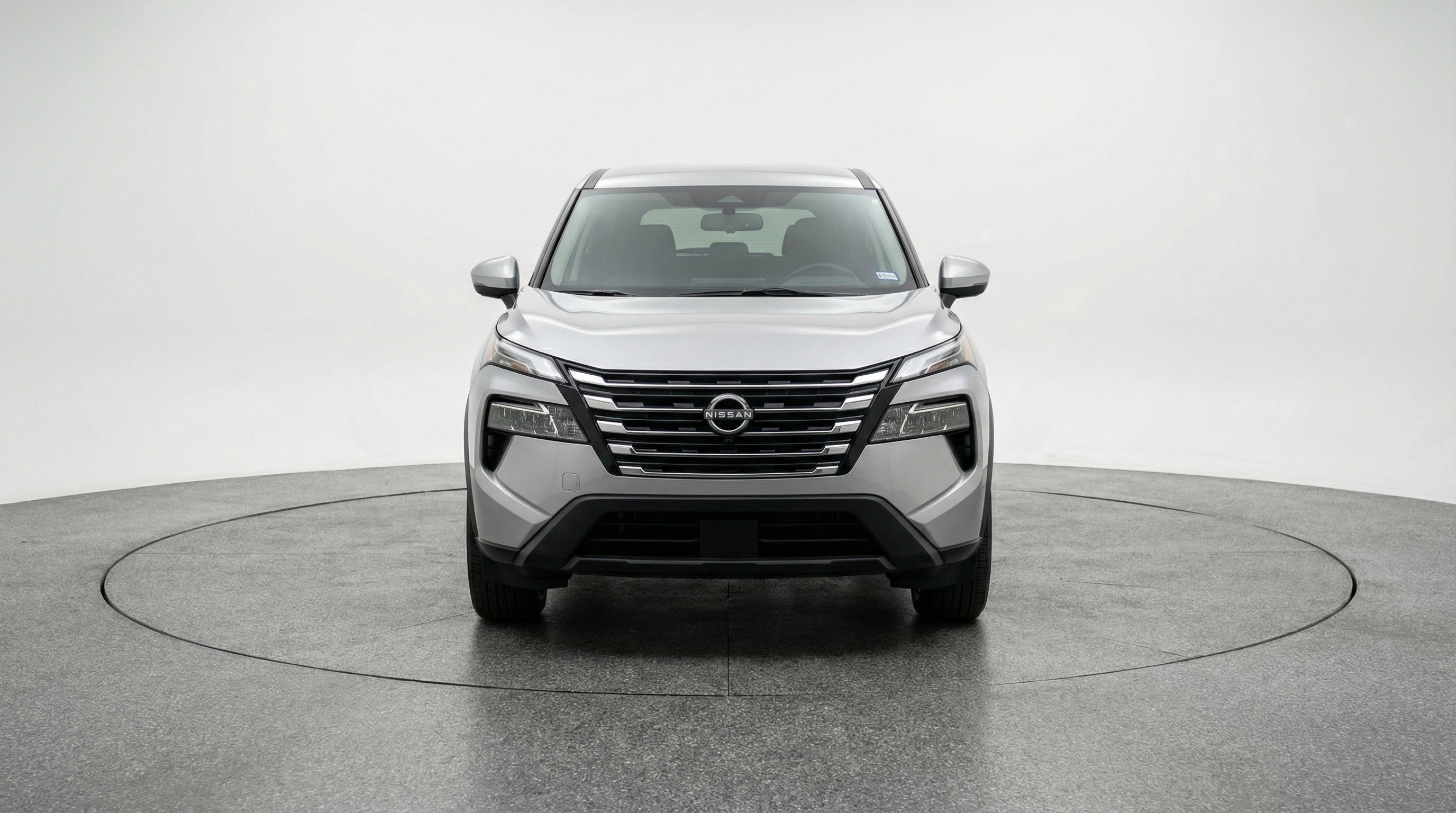 Used 2025 Nissan Rogue SV image 2