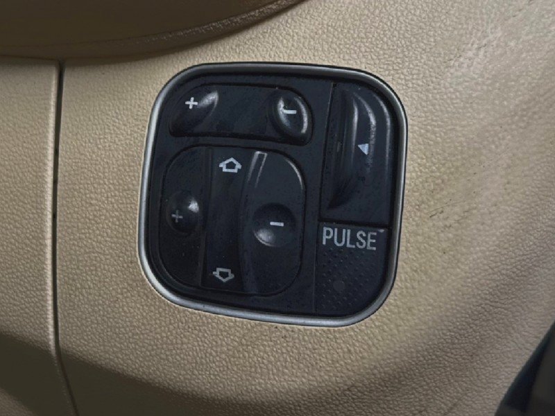 Used 2011 Mercedes-Benz SL 550 image 16