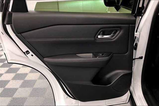 New 2025 Nissan Rogue SL AWD/4WD image 31