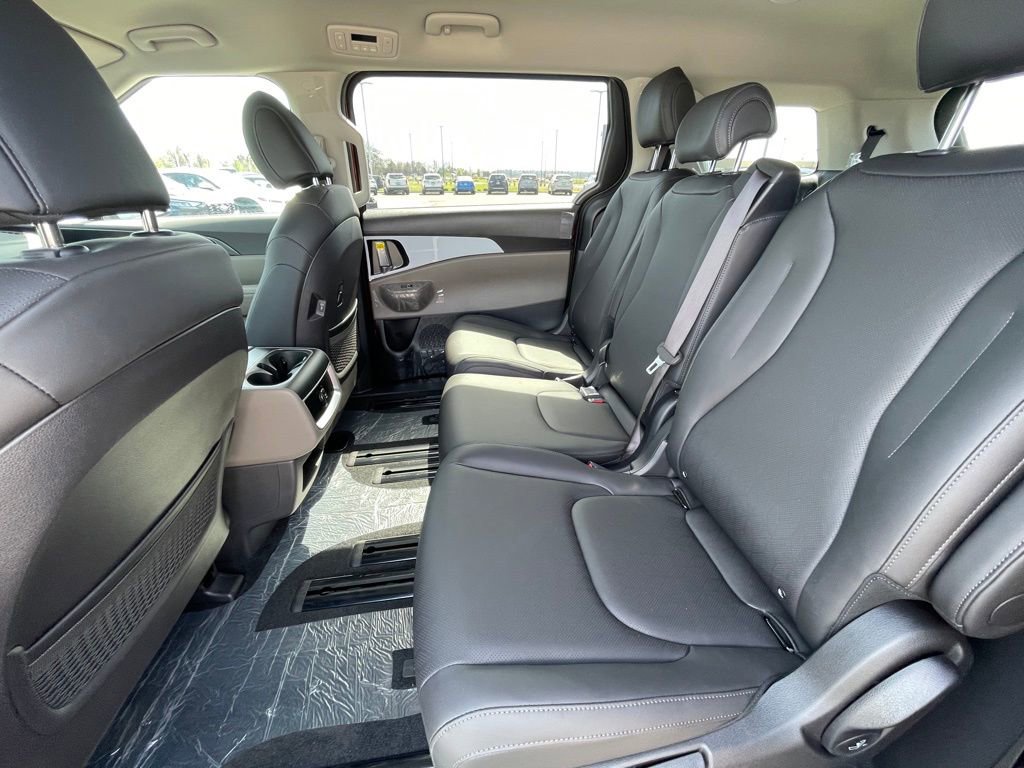 New 2026 Kia Carnival image 23
