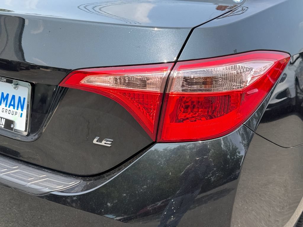 Used 2018 Toyota Corolla FWD image 10