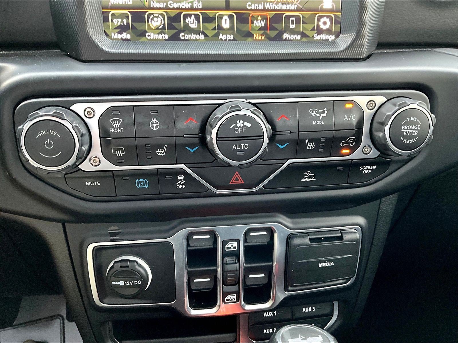 Used 2023 Jeep Wrangler Unlimited Sahara w/ Cold Weather Group AWD/4WD image 37